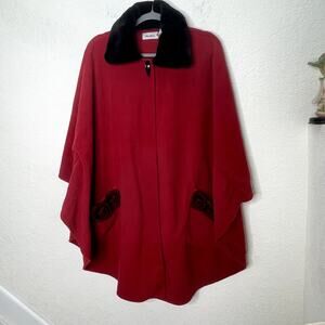 Le Moda Lord Daniel Red Fleece Cape Poncho Coat Black Faux Fur Collar OS